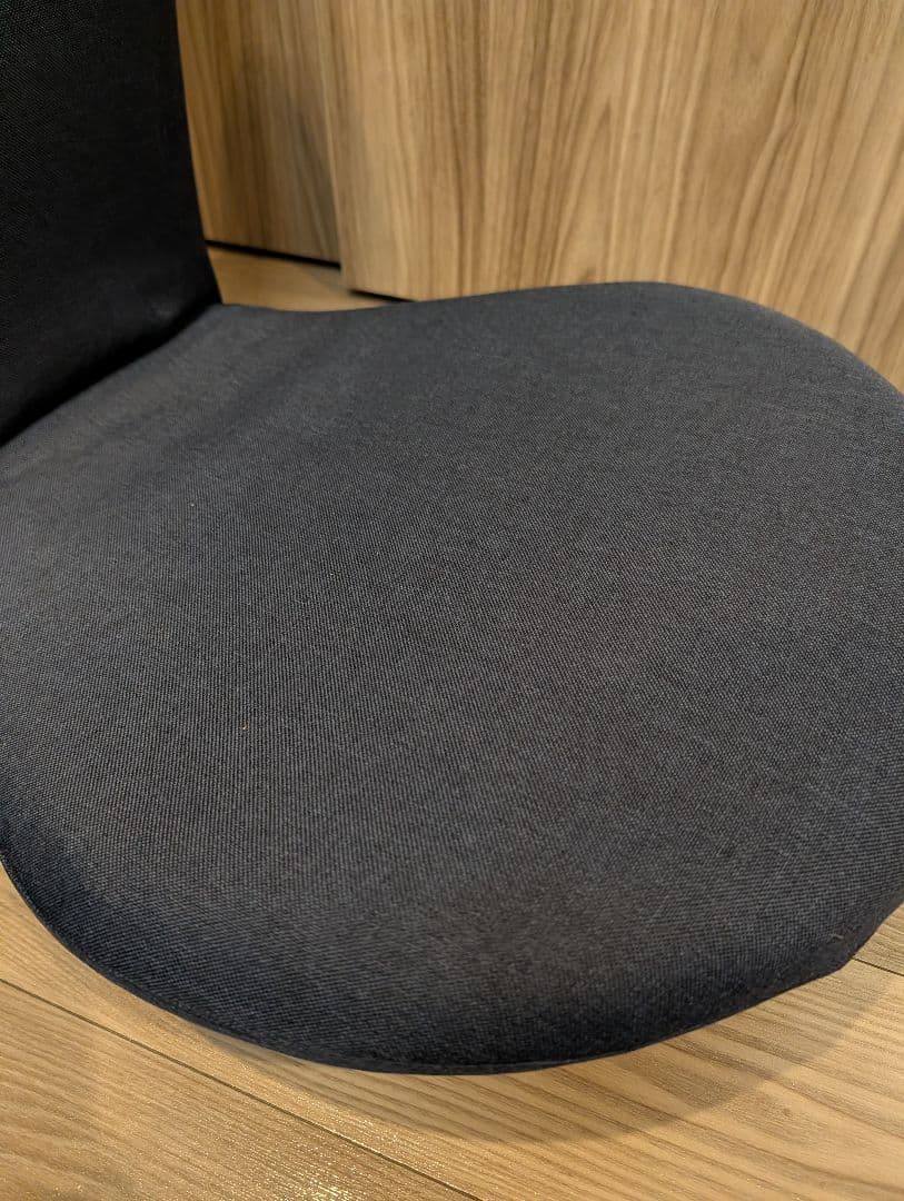 【美品】 &MEDICAL アンドメディカル ストレッチチェア 座椅子　ネイビー