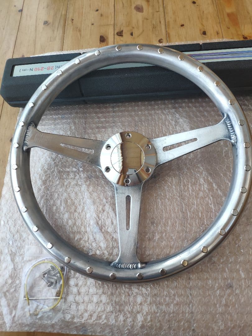 世界で一つ フルビレット アルミ 345 MOMO ピッチ70 リベットss32