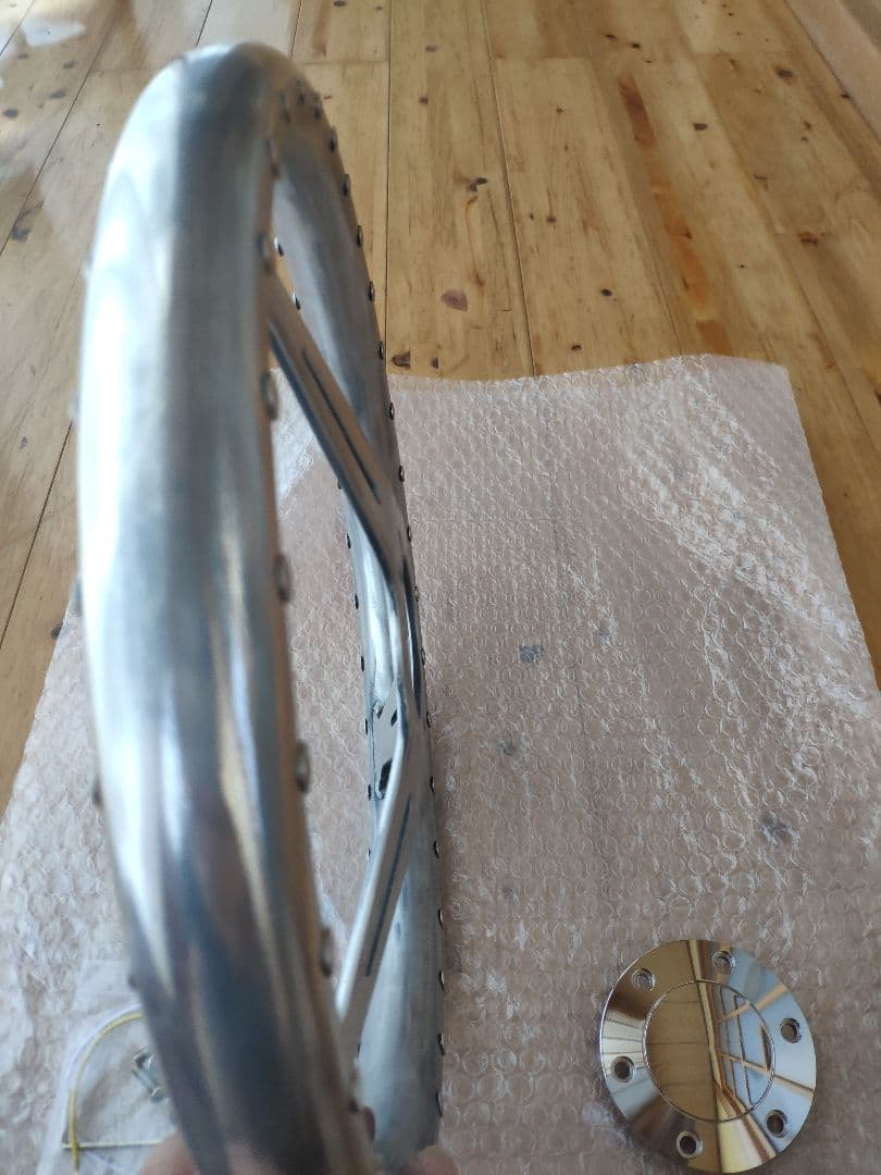 世界で一つ フルビレット アルミ 345 MOMO ピッチ70 リベットss32