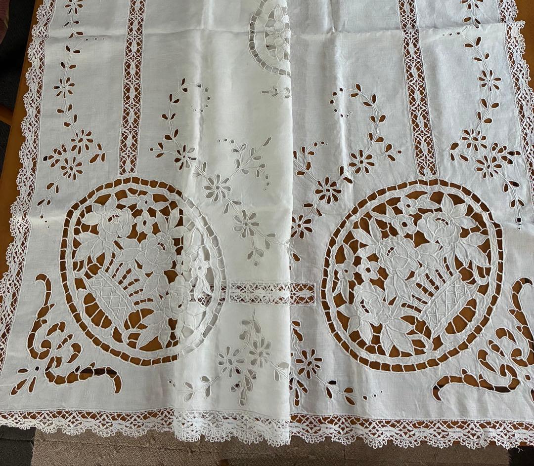 フランスアンティーク*手刺繍*花かご刺繍*テーブルクロス*カバー*ボビンレース