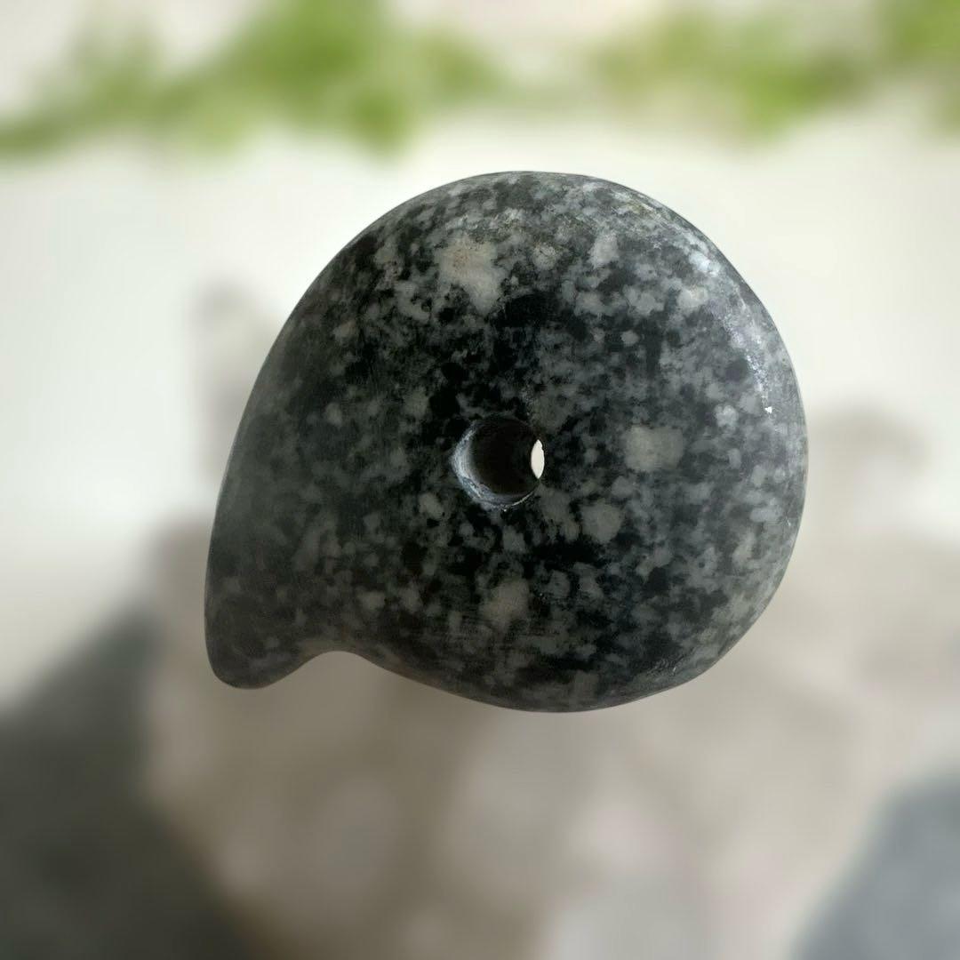 【遠野霊石】 勾玉　獣形勾玉(ニノ型) 大ぶり　高波動勾玉　感謝の石