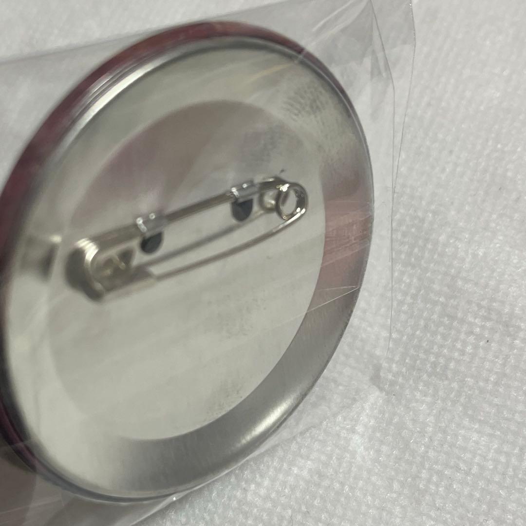 【未使用】炎炎ノ消防隊 新門紅丸 缶バッジ スーツ マルイ【匿名配送】