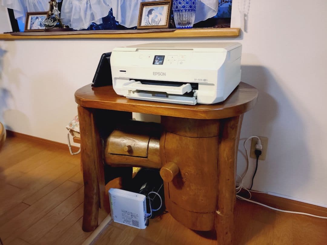 天然木 無垢の置き台、花台、プリンター台として最適。