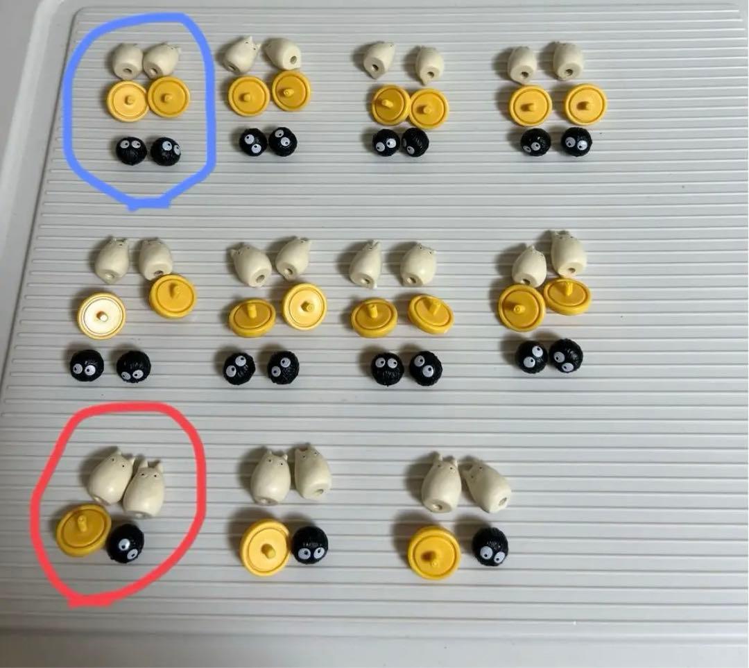 となりのトトロのフィギュア、小トト、まっくろくろすけのセット