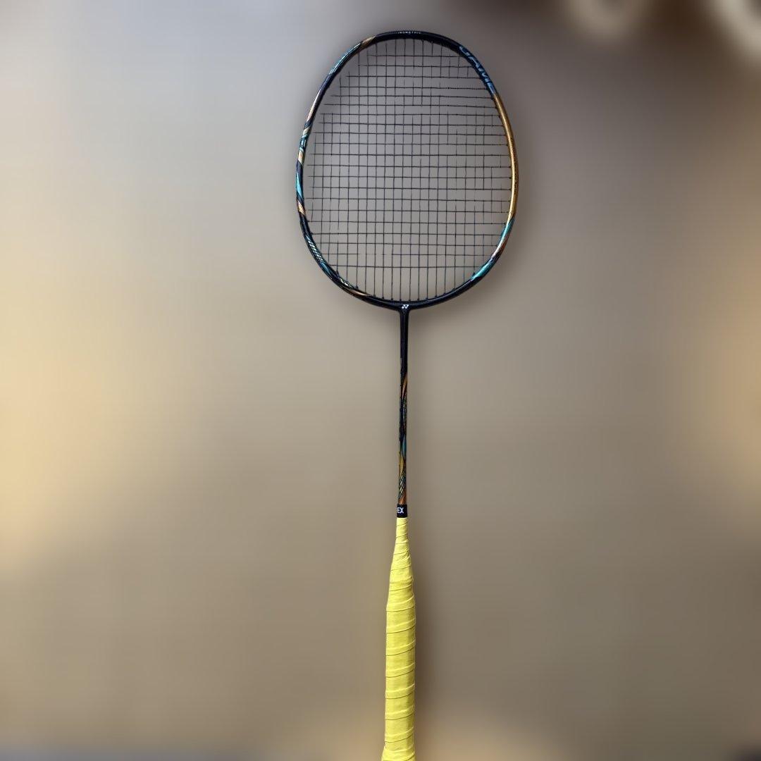 ASTROX 88D GAME バドミントンラケット4U