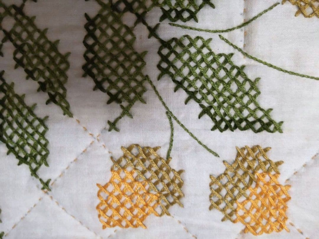 フランスアンティーク どんぐり ヴィンテージ クロスステッチ キルティング