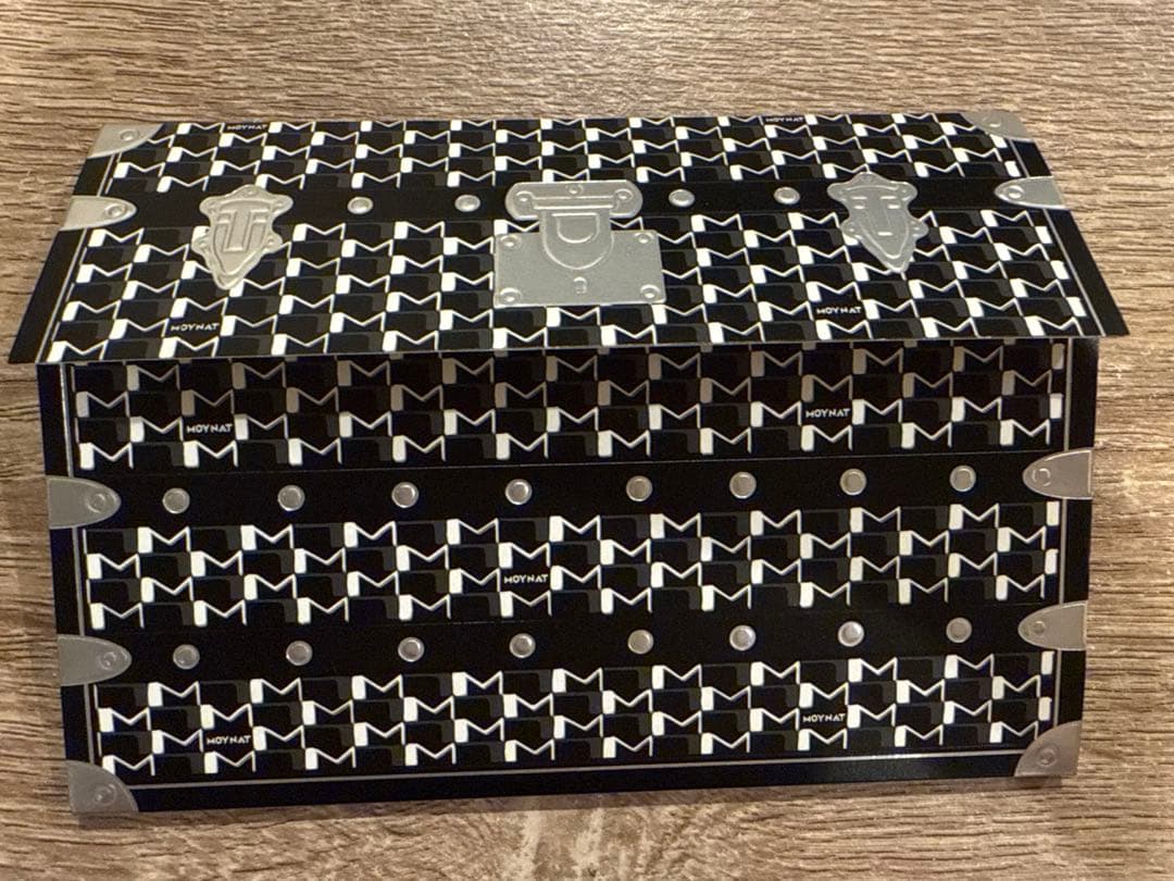 レア品 ラブブ 限定ステッカー&ポストカード