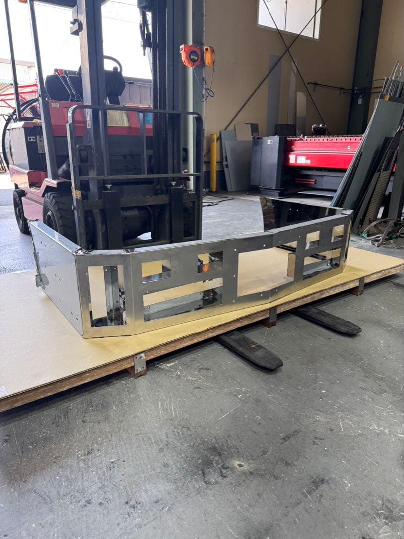 サ*ス様 デコトラ、ワンオフ、舟型バンパー