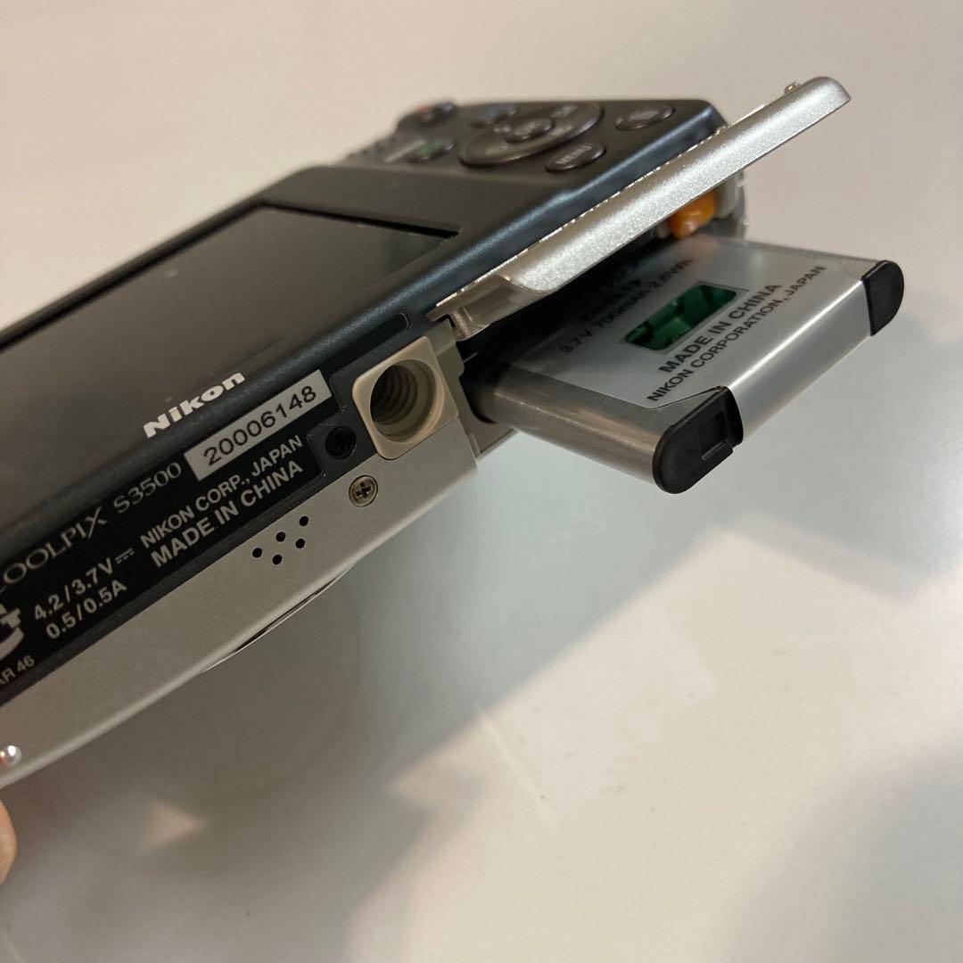 Nikon COOLPIX S3500 クリスタルシルバー　動作確認済み