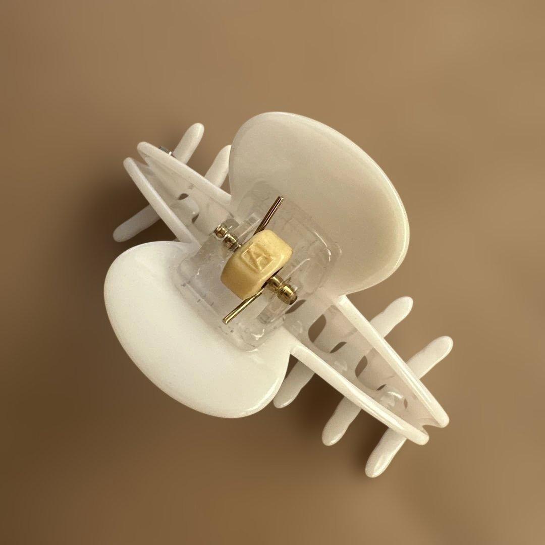 未使用　アレクサンドルドゥパリ　ホワイト リボン付き ヘアクリップ