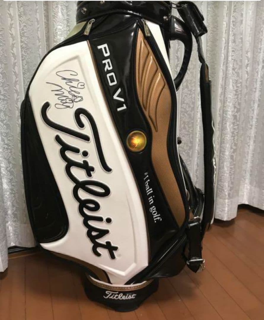 ☆希少・限定☆プロV1記念モデル☆　タイトリスト　キャディバッグ　 CB5V1