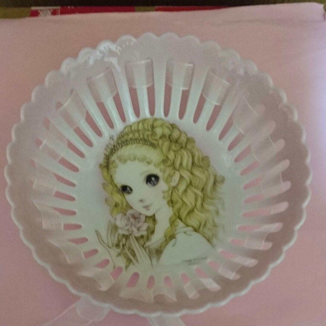 新品未使用※残り1点高橋真琴 (ティアラの薔薇)リボン通し透かしバスケット(丸)