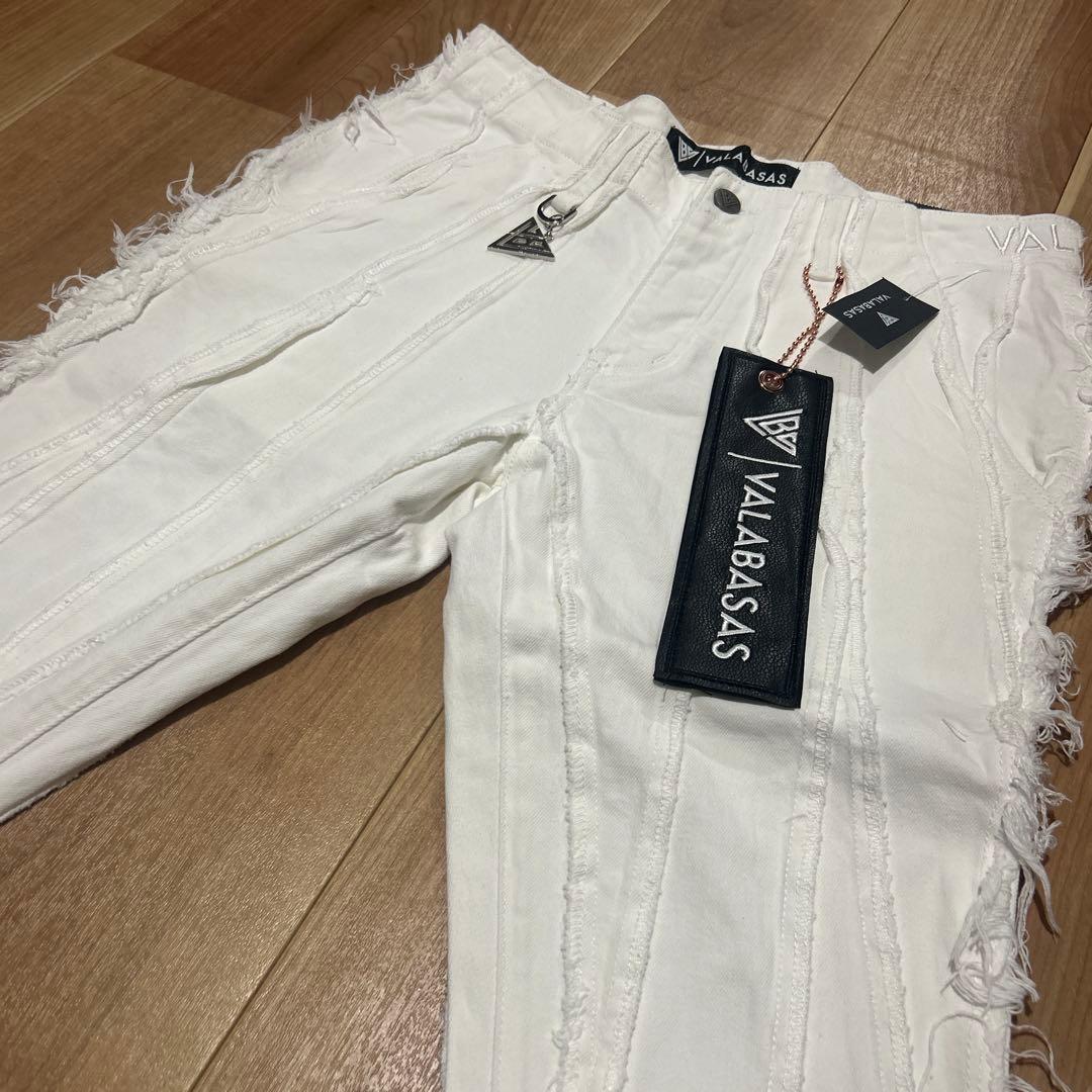 valabasas【新品未使用】ホワイトクラッシュフレアデニム 32