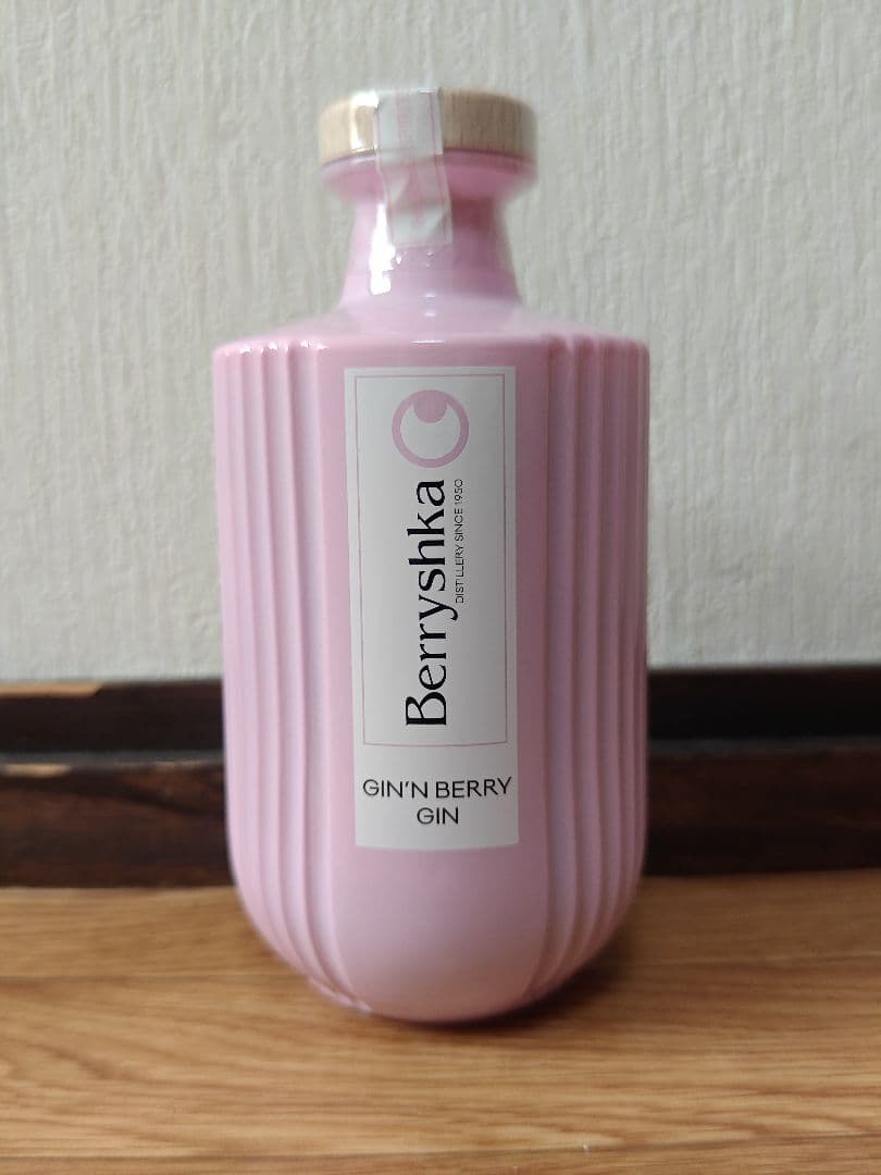 [ジン・40％]ベリーシュカ ジン・エン・ベリー・ジン　700ml