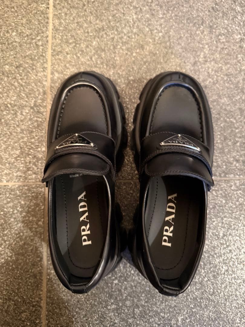 PRADA 黒 モノリス ブラッシュドレザー ローファー厚底 サイズ36