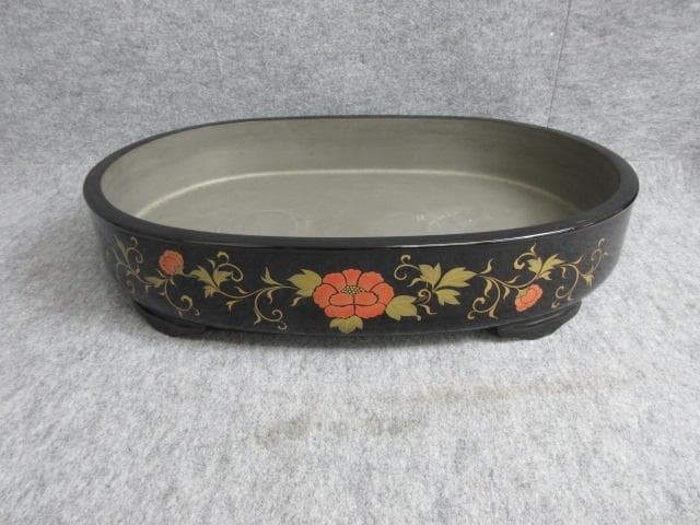 黒塗蒔絵雪輪に剣片喰紋入り花唐草模様水盤 [B27829]