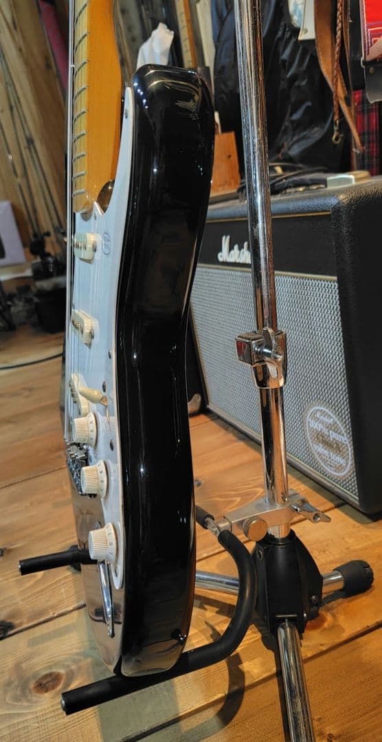 FENDER JAPAN JVシリアル ST57-65 83年製　ケース付き