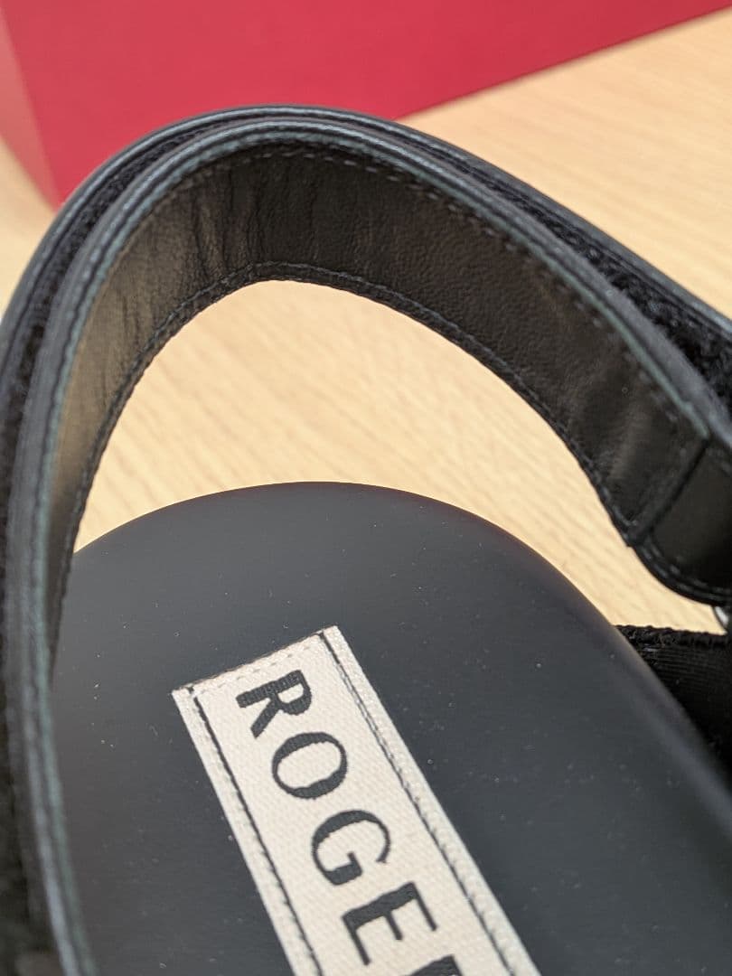 ROGER VIVIER ブラック サンダル サイズ36(23センチ)