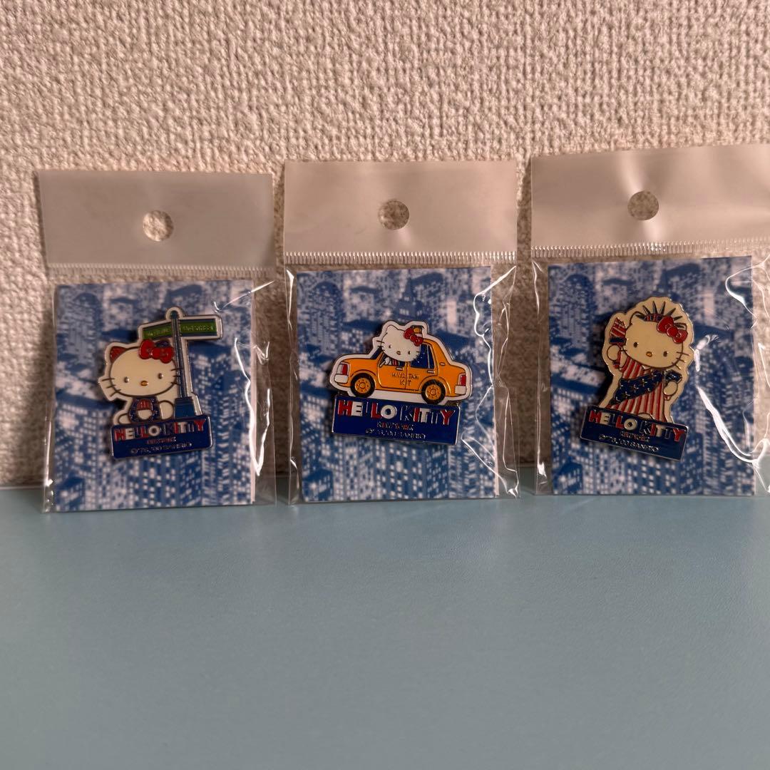超レア！希少！アメリカ　ニューヨーク限定！ハローキティピンバッジ3点セット