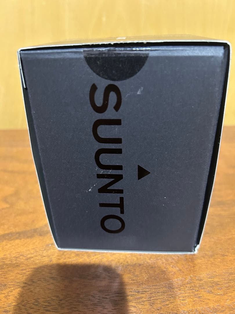 SUUNTO デジタル腕時計 オールブラック 純正交換ベルト、予備電池付属