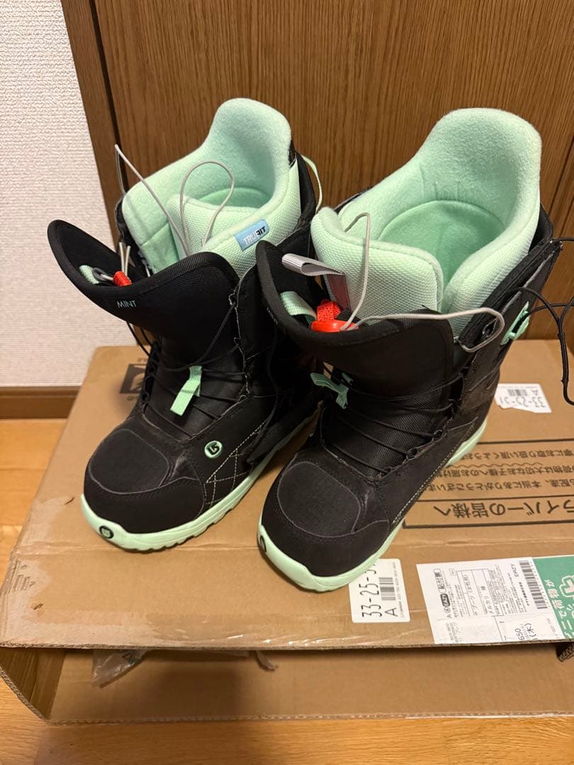 Burton Mint スノーボードブーツ ブラック/ミント　25cm