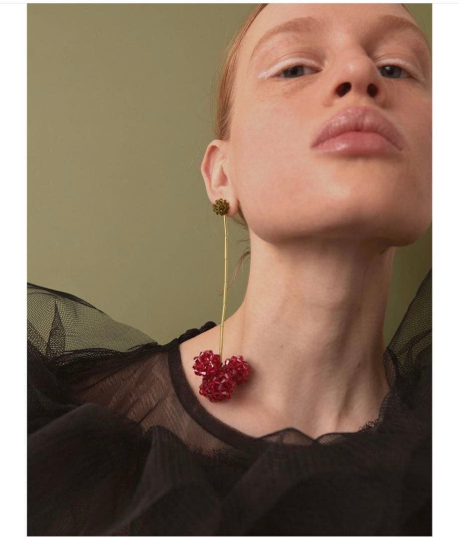 （箱無し）【HELENA THULIN/ヘレナチューリン】bigチェリーピアス