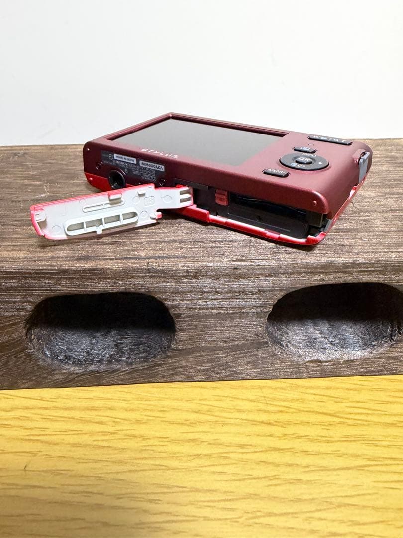 【極美品】OLYMPUS STYLUS VG-180 コンデジ　デジカメ