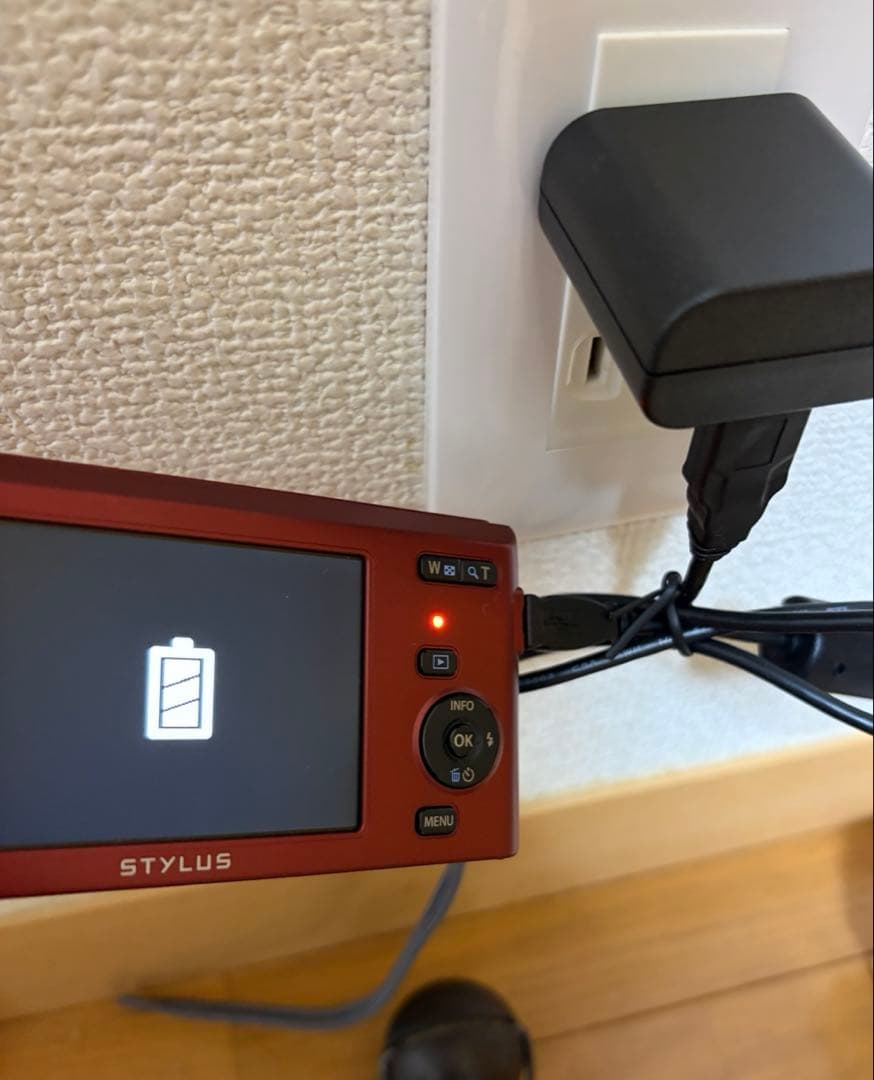 【極美品】OLYMPUS STYLUS VG-180 コンデジ　デジカメ