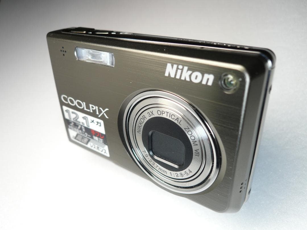 Nikon★COOLPIX S700⭐️極美品⭕️安心の実働品❤️美しいガンメタ