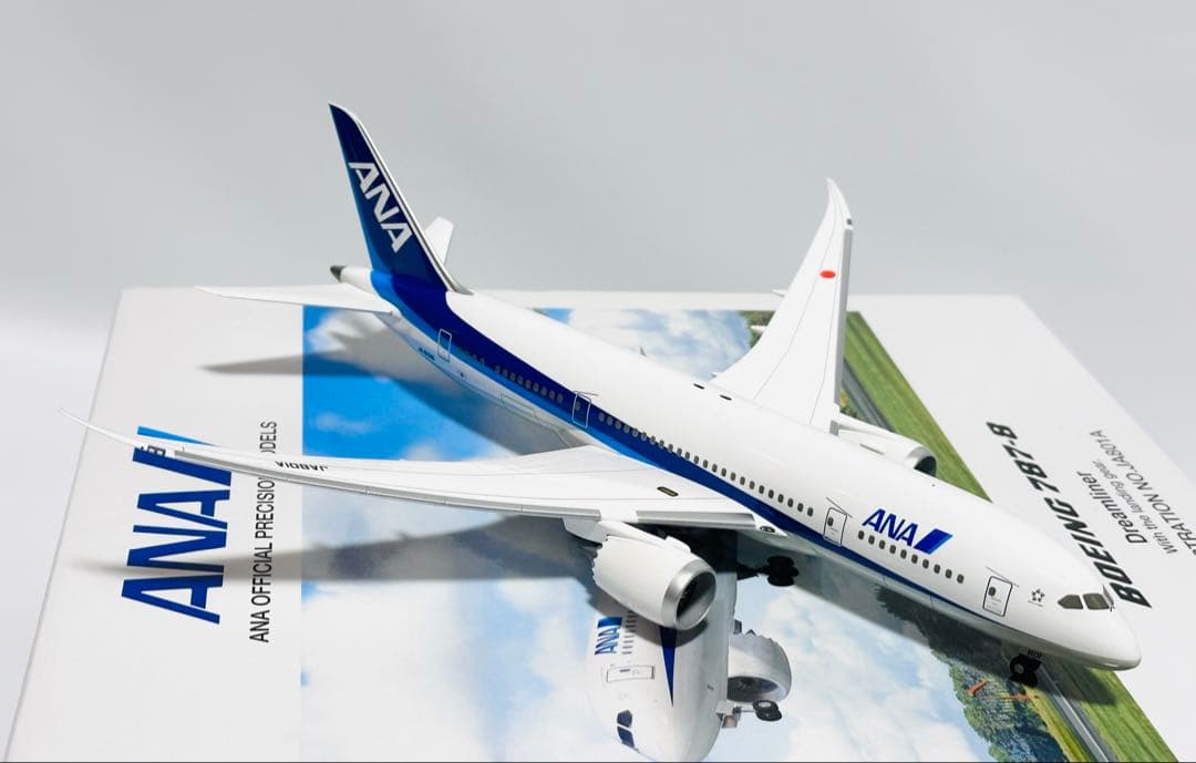 全日空商事 1/200 ANA B787-8 NH20039