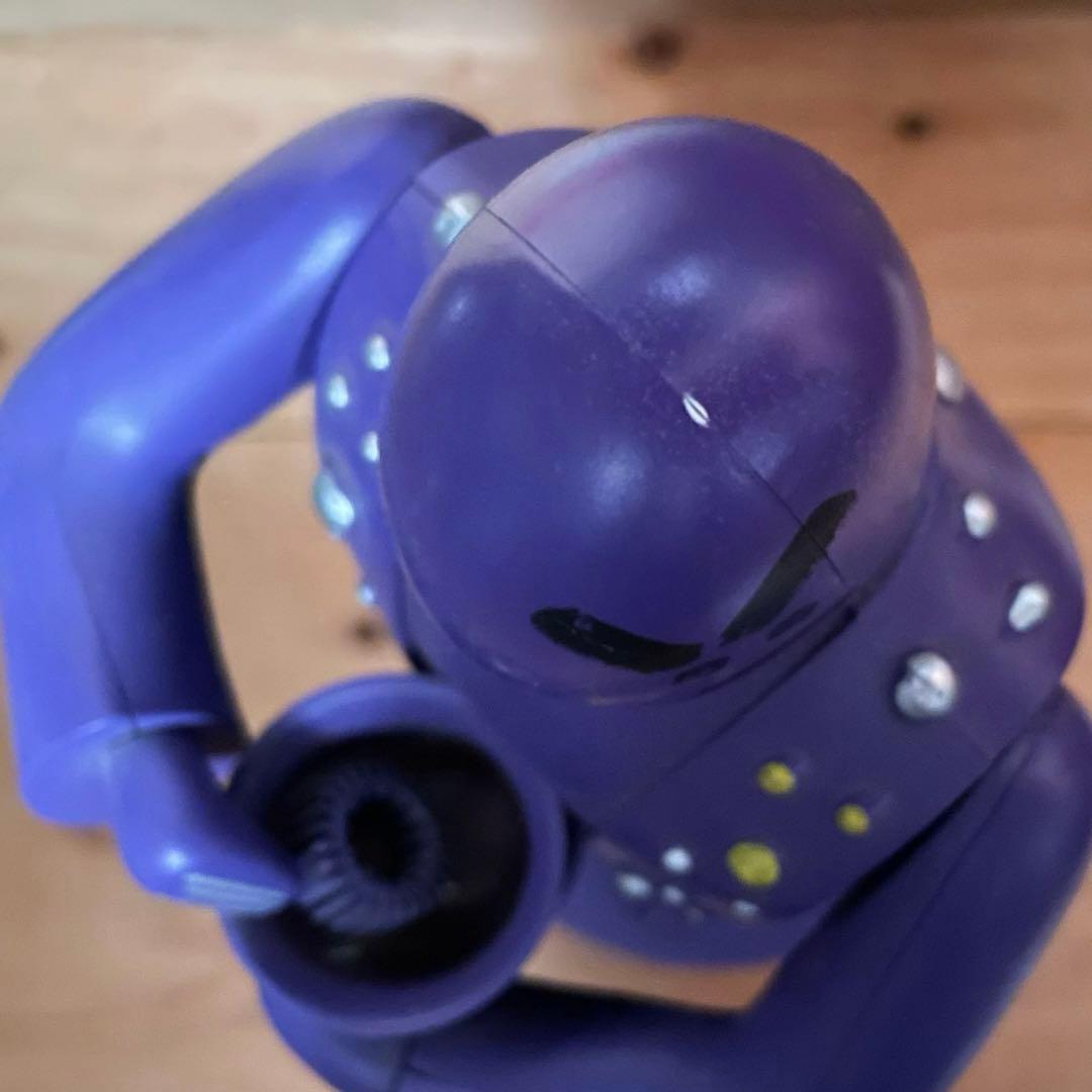 MARK GONZALES マークゴンザレス COMMUNION PRIEST