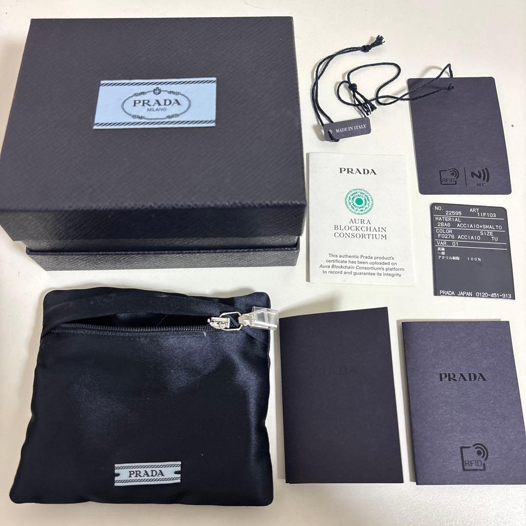 PRADA メタル ヘアクリップ