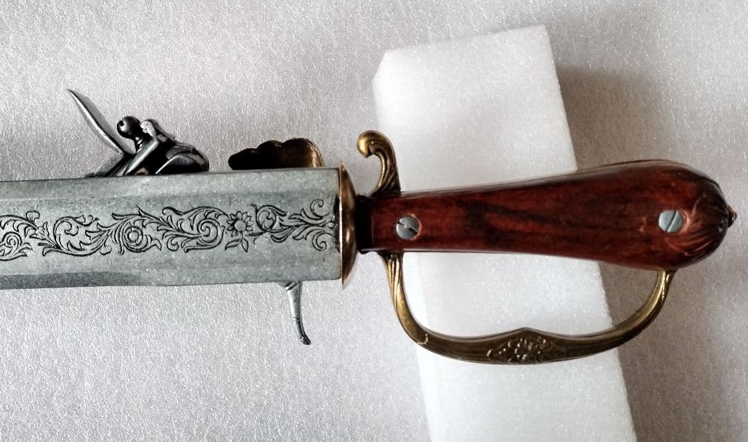 剣付き古式銃 レプリカ スペイン製 (観賞用)