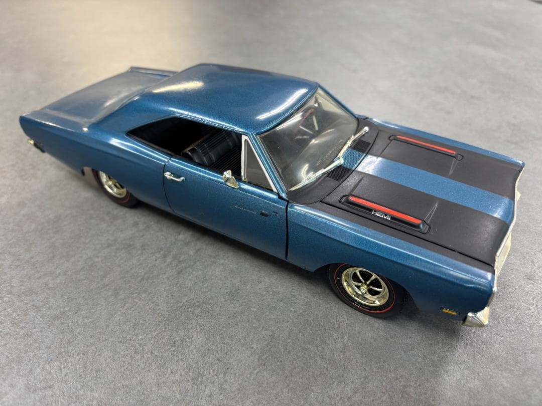 自動車 ERTL CHRYSLER 1969 PLYMOUTH 1/18