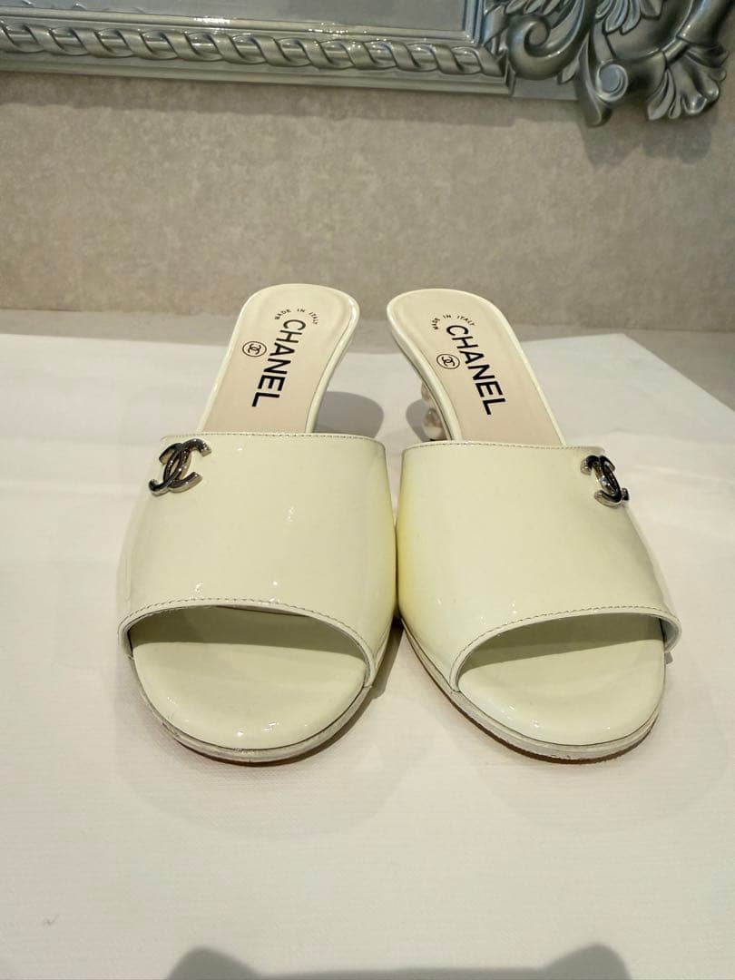 CHANEL オープントゥサンダル パールヒール 35½