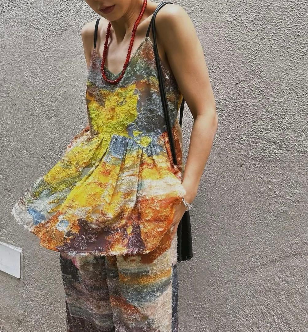 AMERI新品MEDI RACHEL FLUFFY ART CAMISOLE