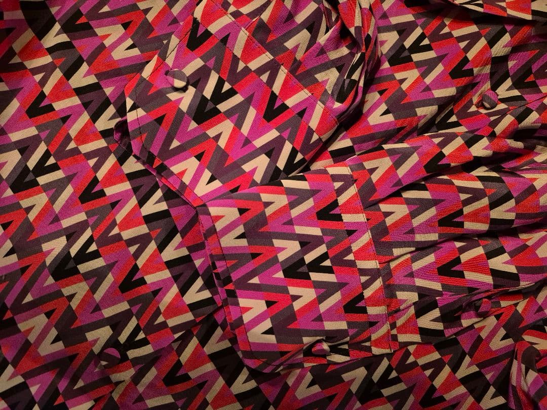 VALENTINO ピンク Vロゴ モノグラム ボウタイ ブラウス シルク