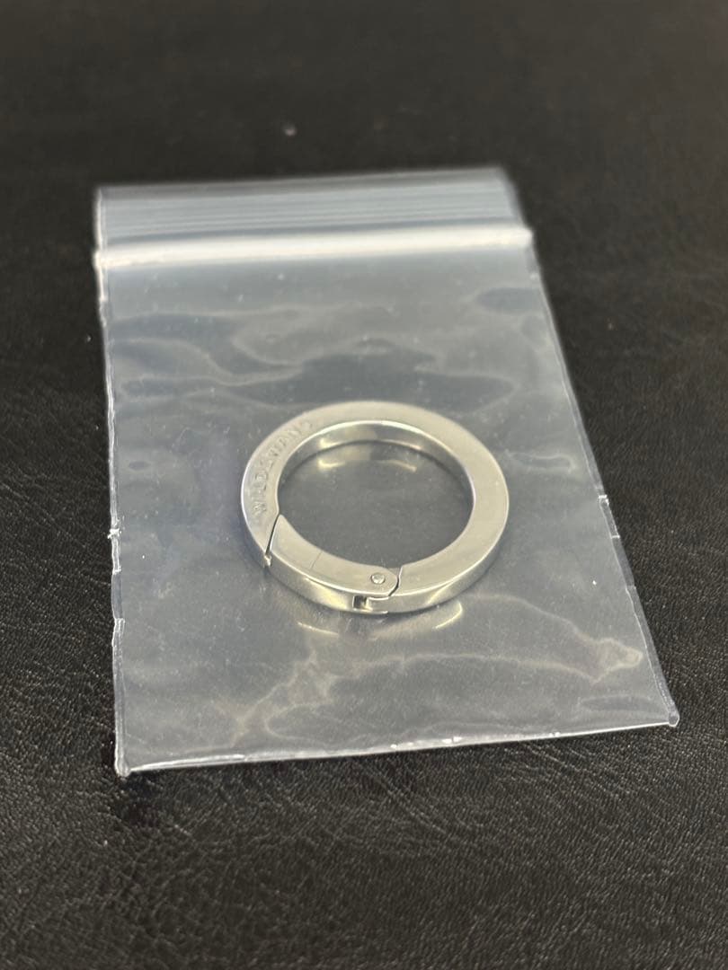 ワイルドスワンズ　カラビナキーリング　Mサイズ