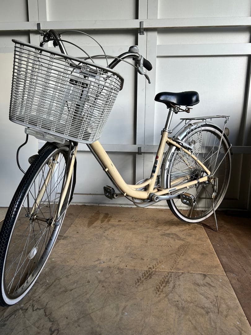 シティサイクル クリーム色 26インチ 前部バスケット付き