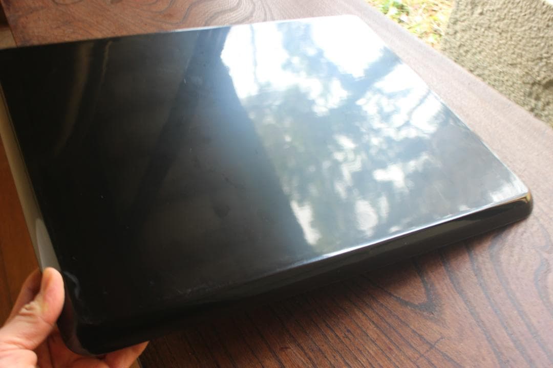 上質黒漆に優美な波貝殻螺鈿巻の映える長方膳（検輪島塗お膳お盆