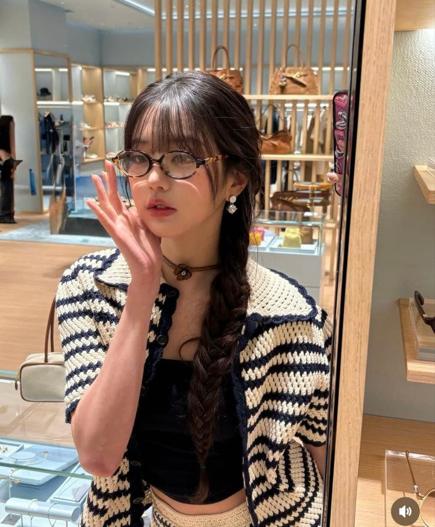 【ミュウミュウ】ウォニョン着用　 レンズなし　伊達メガネ べっこう柄　ロゴ