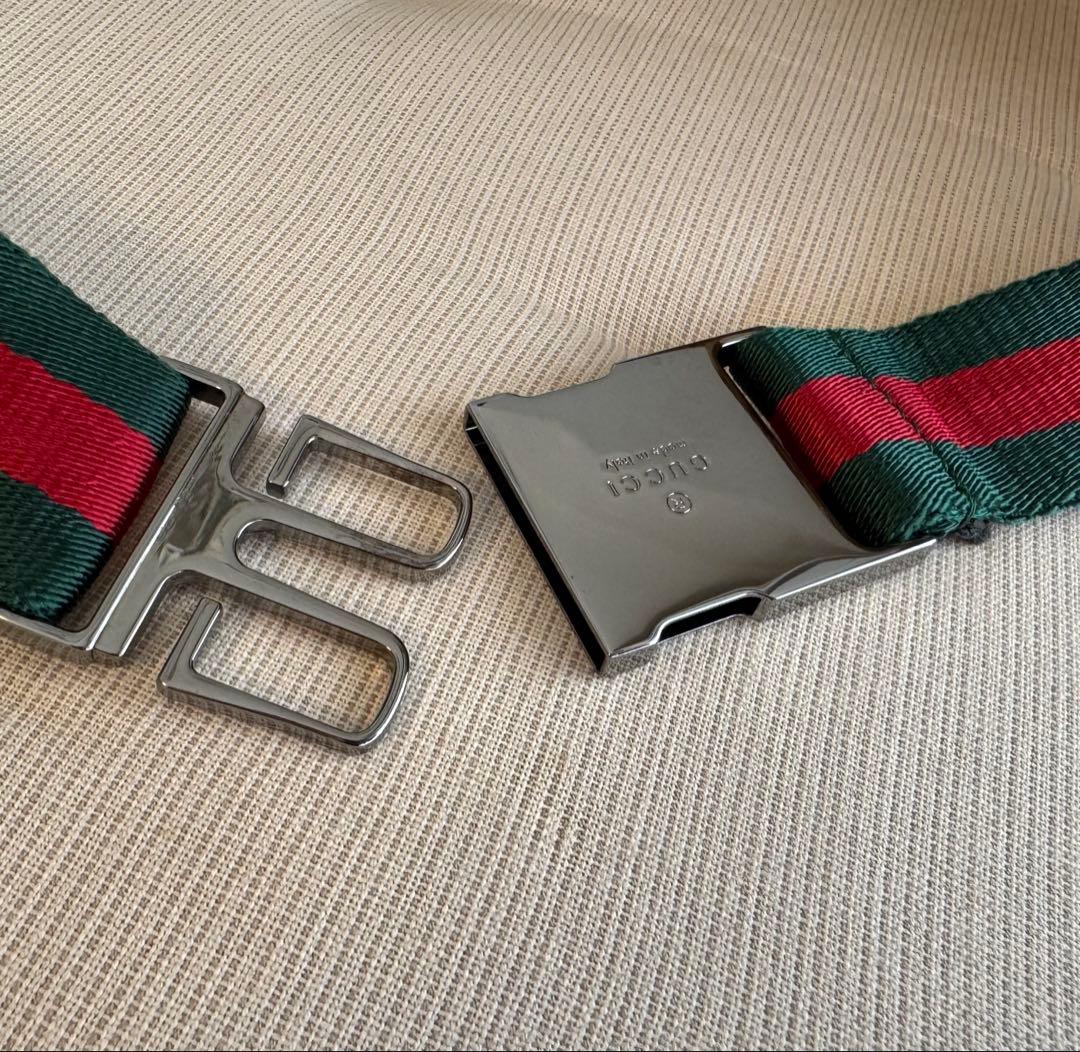 美品 GUCCI ボディバッグ・ウエストポーチ ケース付き！