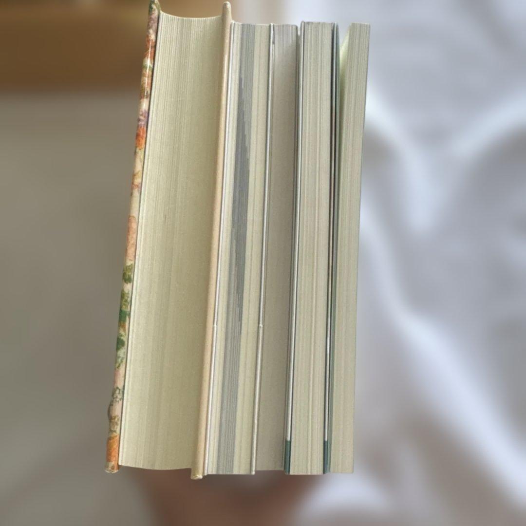 バッチフラワーエッセンス、専用箱、絶版の辞典など