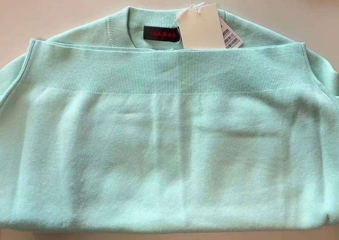 nnnページです。 クルーネックカーディガン Sサイズ