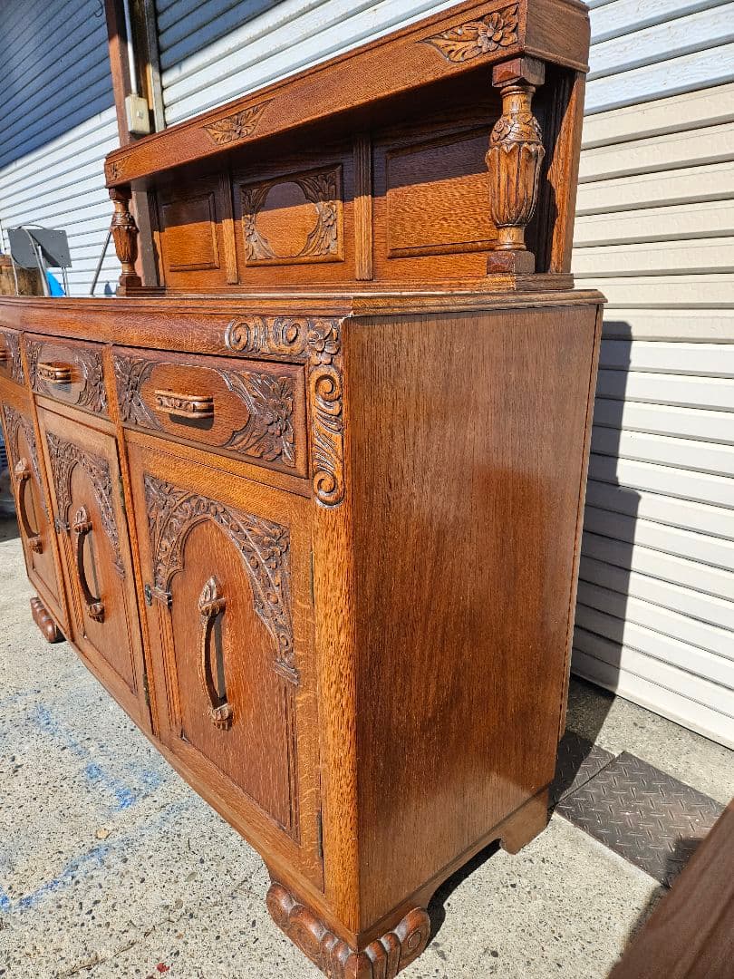 英国アンティーク オーク材のサイドボード バルボス装飾 バフェ 飾り棚 食器棚