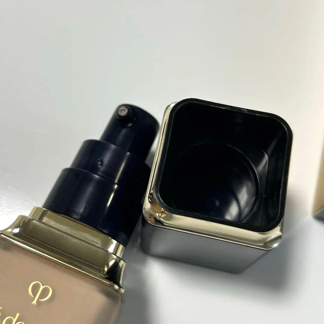 クレドポーボーテ タンフリュイドエクラマット オークル10