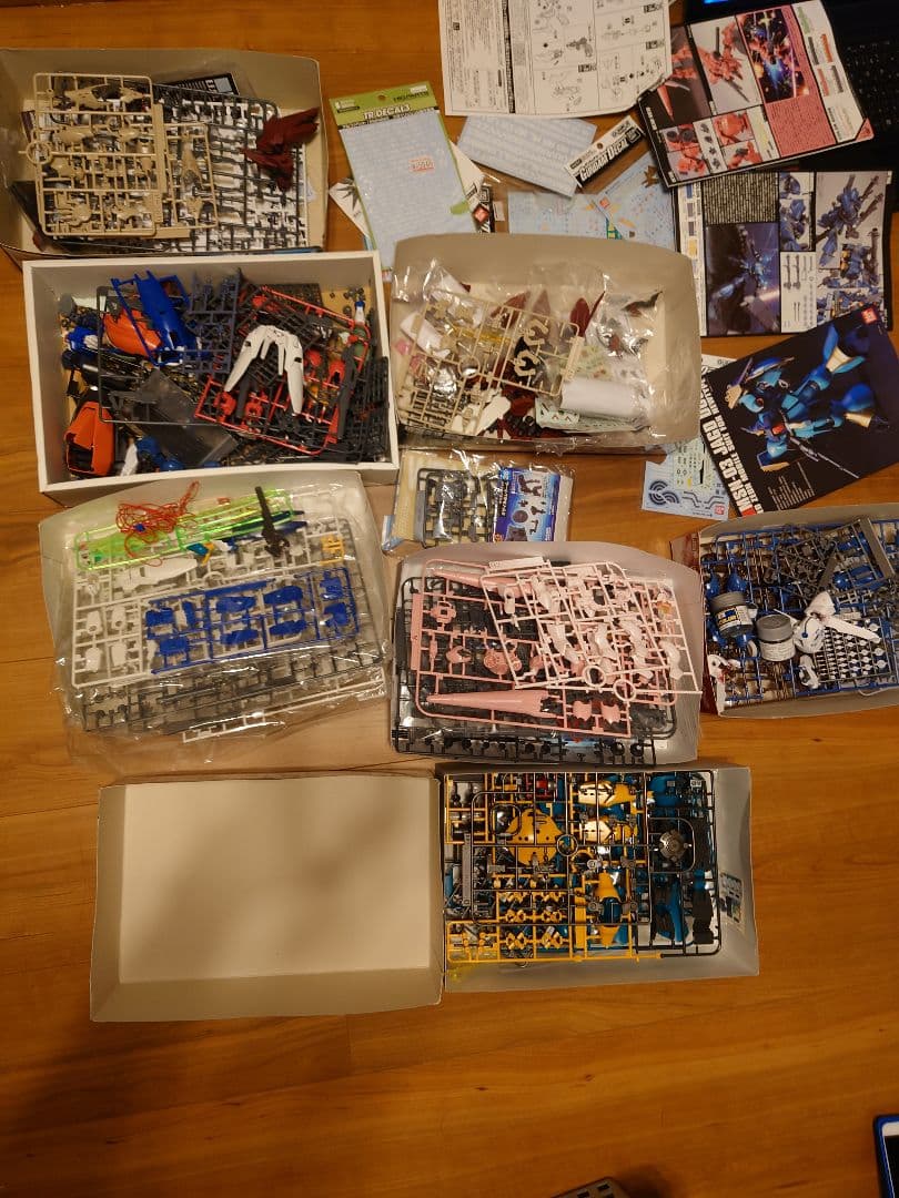 ガンプラパーツ多数セット ジャンク（写真内の商品）追加したので値上げします。