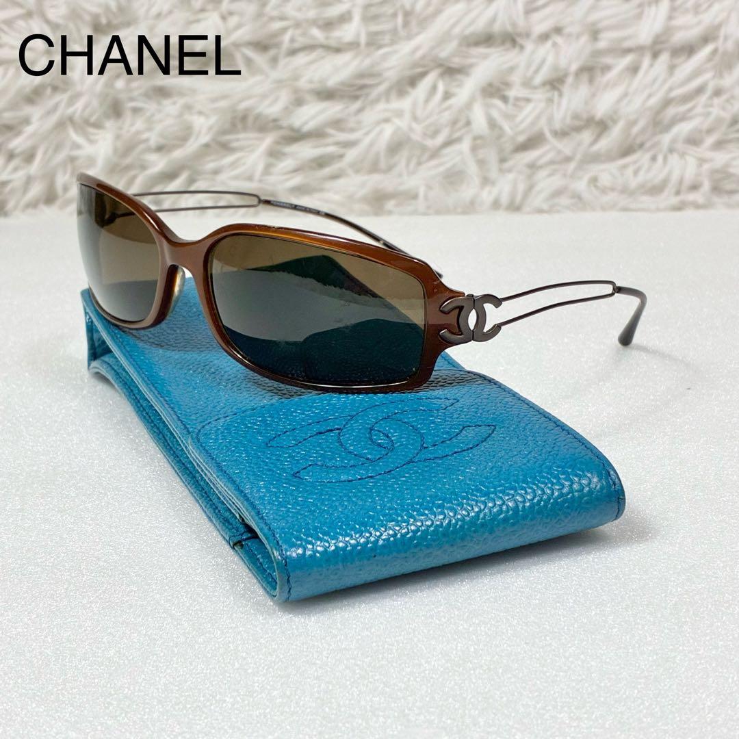 おしゃれ ★ シャネル ココマーク付き サングラス ブラウン レザーケース付き