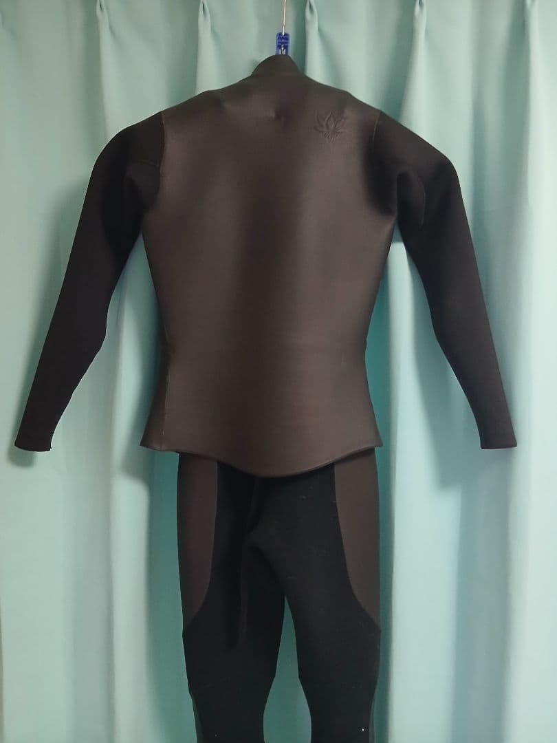 Axxeアックスブラック タッパー ウェットスーツ