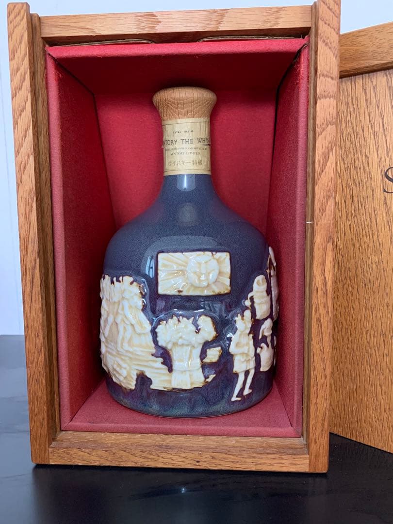 未開栓 SUNTORY サントリーザウイスキー木箱付き 有田焼ボトル